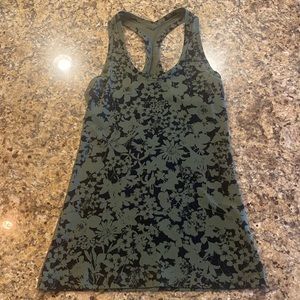 Lululemon tank